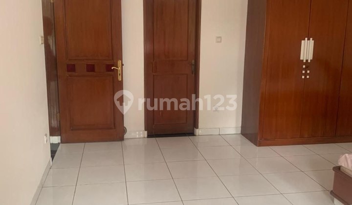 Ready-to-Occupy House in Central City Strategic Location 2