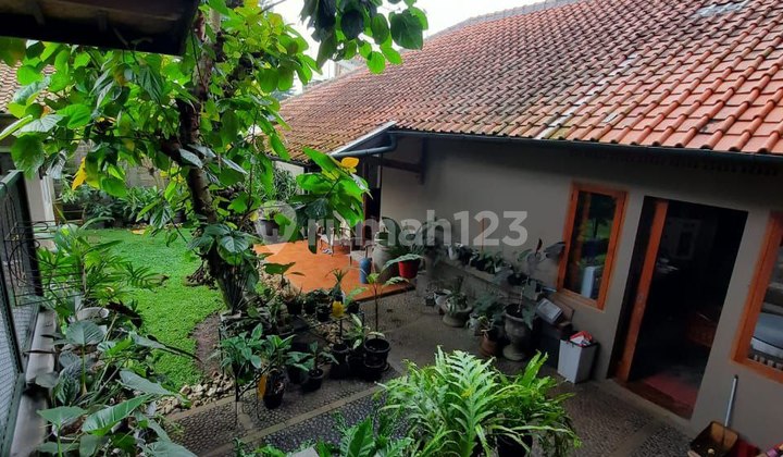 Rumah Terawat Siap Huni Lingkungan Asri di Cigadung 2