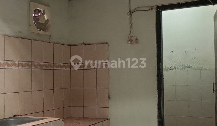 Affordable Hook Houses in Adipura Complex near Summarecon 2