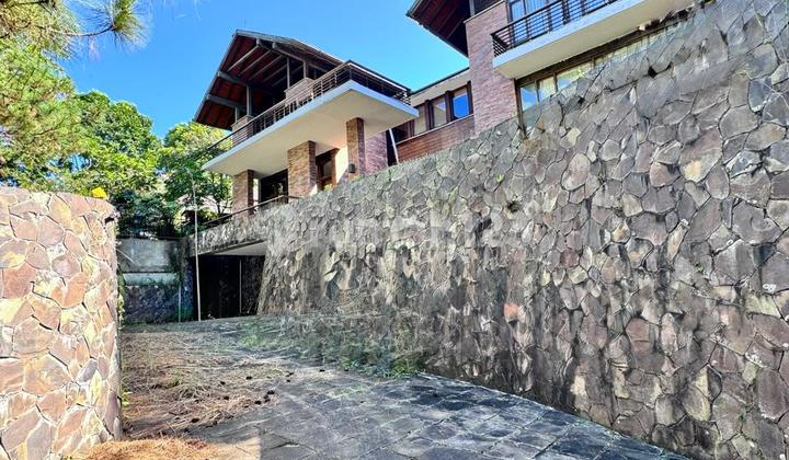 Rumah Villa Dekat Lembang, View Kota Bandung