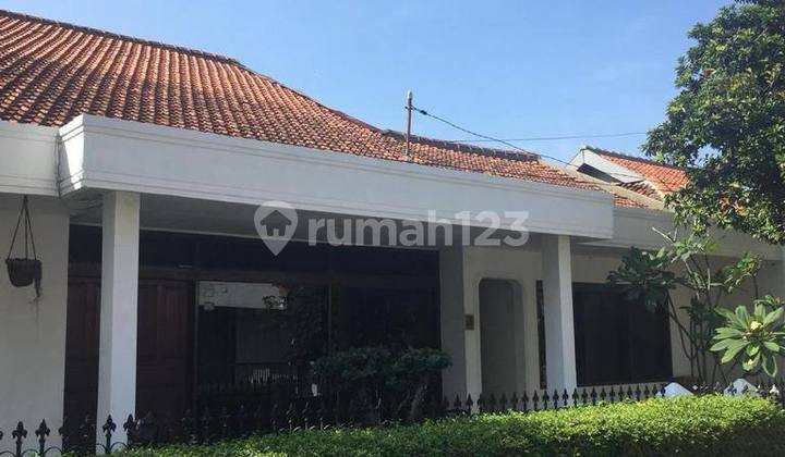Rumah Lama Terawat Siap Huni di Komplek Parakan Asri