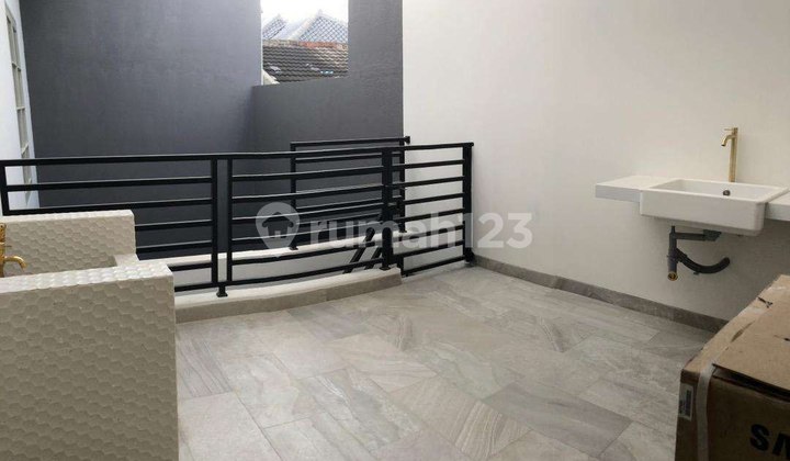 Rumah Minimalis American Style di Pusat Kota Siap Huni 2