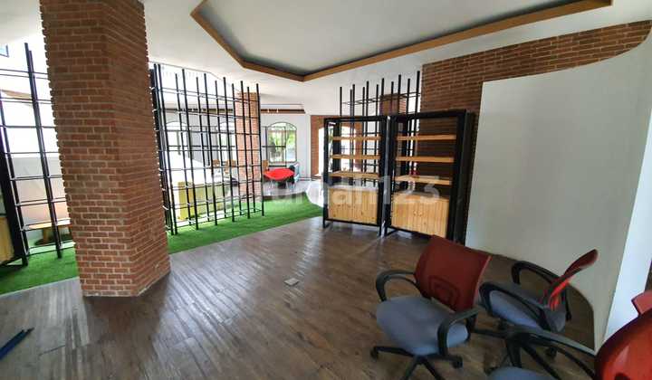 Luxury Building For Sale In The City Center, Suitable For Offices And Businesses