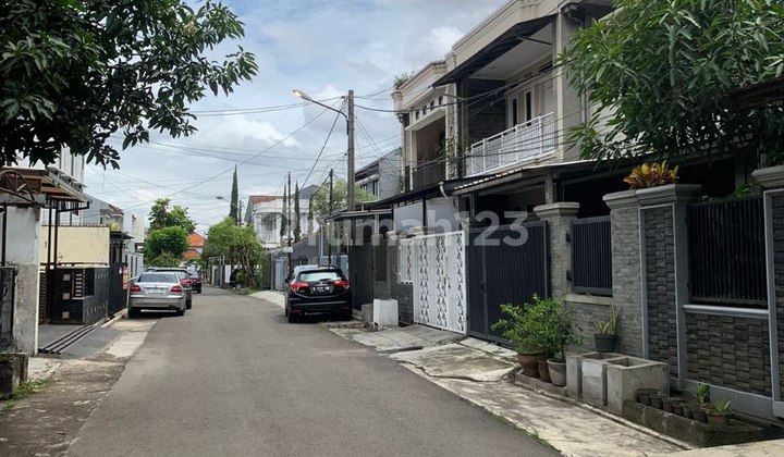 Rumah Lama Terawat di Turangga Bebas Banjir 2