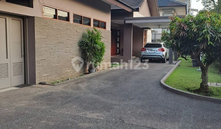 Turun Harga Rumah Mewah dan Besar di Tubagus Ismail Dago Turun Harga Rumah Mewah dan Besar di Tubagus Ismail Dago