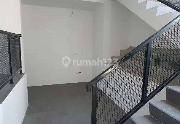 Rumah Modern 3 Lantai di Antapani Sudah SHM 2