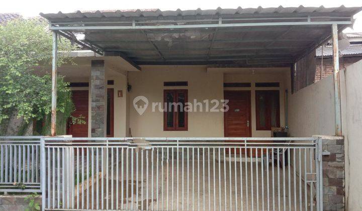 Rumah Bagus Siap Huni Di Dekat Stadion GBLA 3