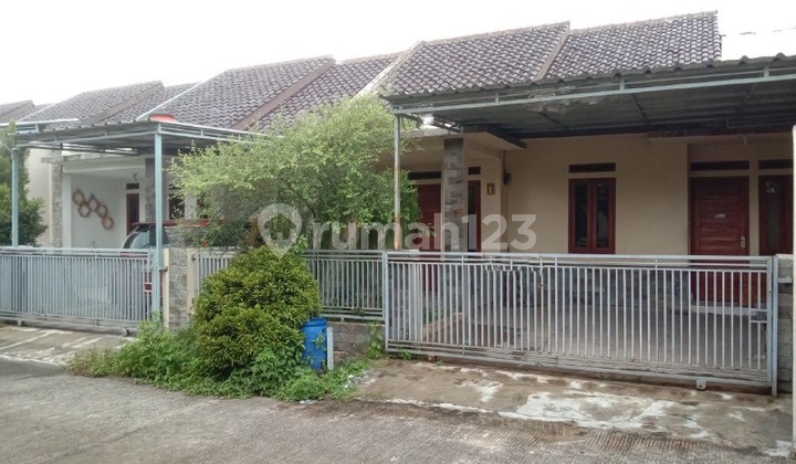 Rumah Bagus Siap Huni Di Dekat Stadion GBLA 9