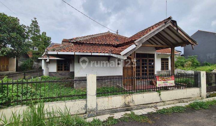 Menarik Rumah Hitung di Kawasan Sayap Buah Batu Bandung 1