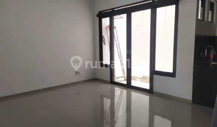 For Sale: Minimalist House, Ready to Live In, Affordable, Flood-Free in Arcamanik, Cisaranten Kulon. 2