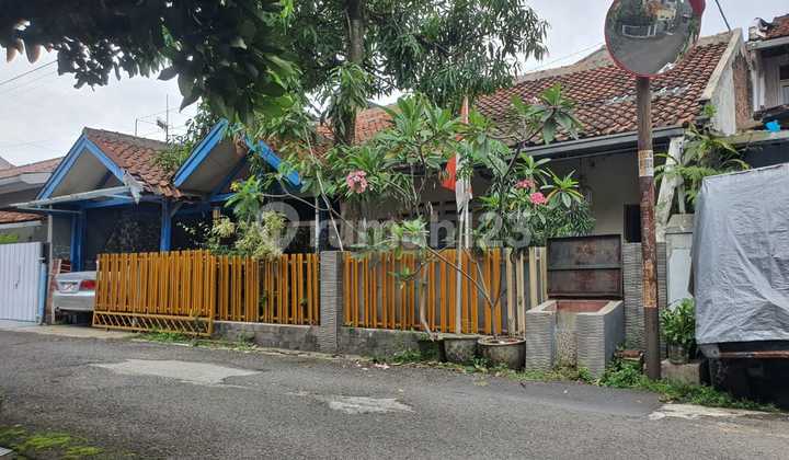 Dijual Rumah Lama, Hitung Tanah, Terawat, Strategis Di Komplek Margahayuraya