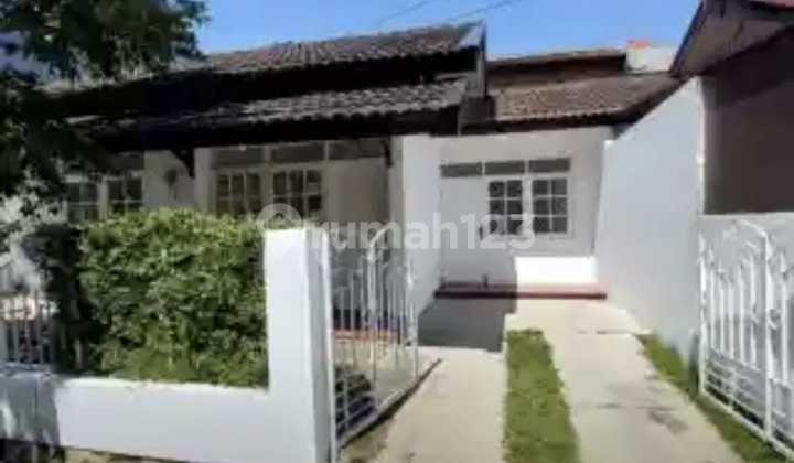 Disewakan Rumah Asri Terawat, Strategis, Area Komplek Besar Serba Ada, Di Arcamanik Perluasan Dkt Sport Center, Griya, Ampera 2