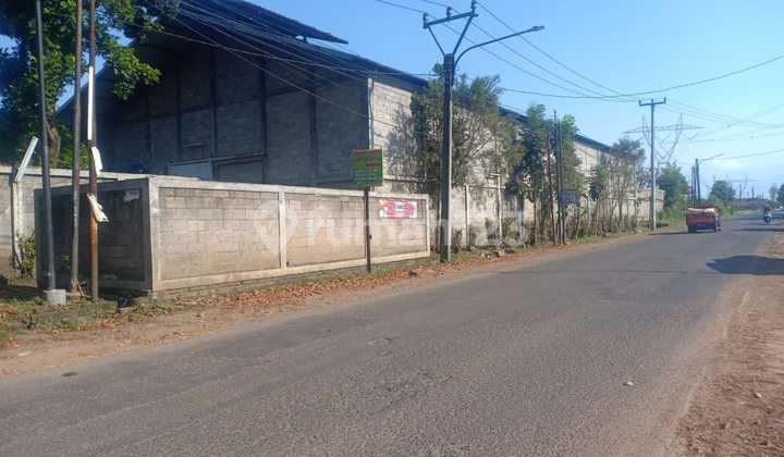 For Sale Active Food Factory, Ready to Use, Plus Machines and Furnishings or Can Be Empty, Selling Due to Retirement Not Because of Loss, Located in Parakan Muncang, Sumedang, Bandung.