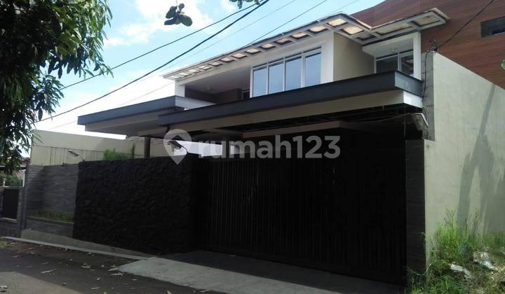 Dijual Rumah Lux, Mewah, Kawasan Elite Bandung Utara, Semi Furnish di Cipaku Setiabudi Dijual Rumah Lux, Mewah, Kawasan Elite Bandung Utara, Semi Furnish di Cipaku Setiabudi