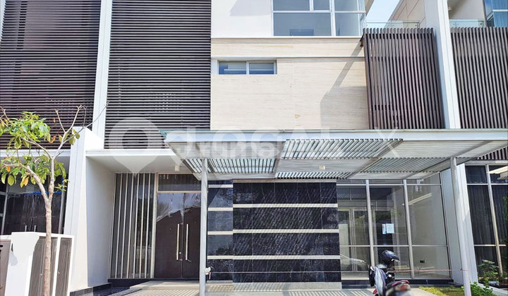 The Mozart Signature Golf Island Pik House, North Jakarta