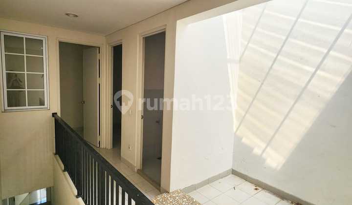 FOR RENT SEMI-FURNISHED LUXURY HOUSE SUPER STRATEGIC LOCATION AT DE PARK - BSD