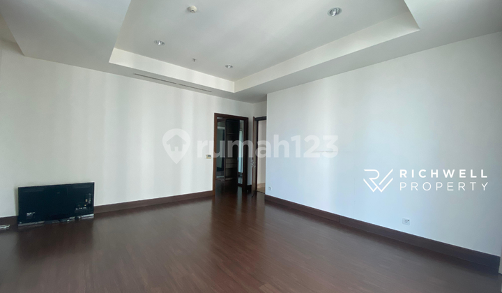 Available for Rent: 4-Bedroom Pakubuwono Signature Semi-Furnished