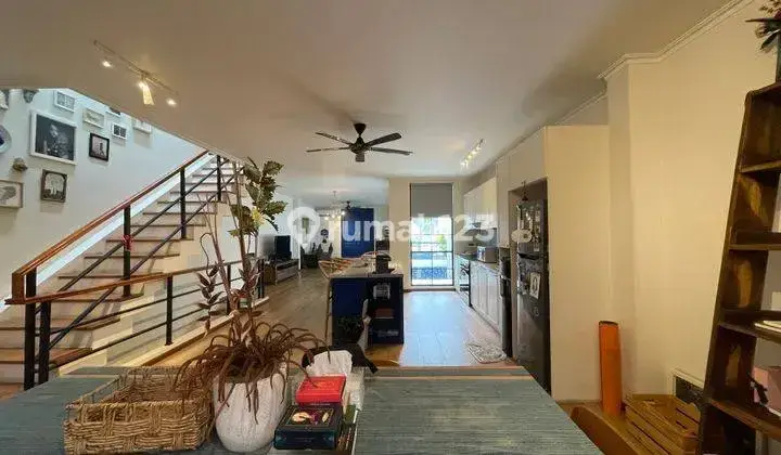 Dijual cepat rumah dalam townhouse di Kolonie Kemang 2