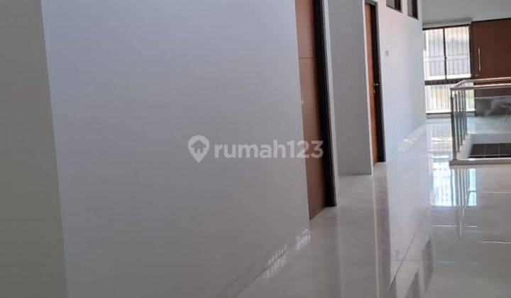 Rumah Bagus Unfurnished SHM di Sayap Sudirman, Bandung 1