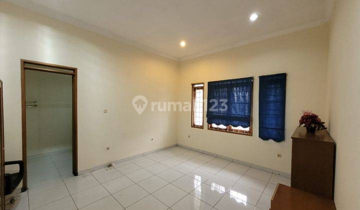 Rumah Bagus Unfurnished di Setrasari , Bandung 3
