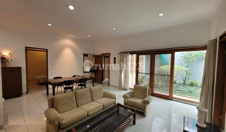 Rumah Bagus Unfurnished di Setrasari , Bandung 8