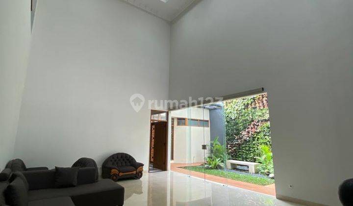 Rumah Bagus Unfurnished di Singgasana Pradana , Bandung 2