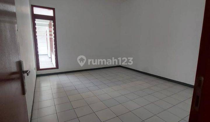 Rumah Bagus Unfurnished SHM di Kembar , Bandung 2