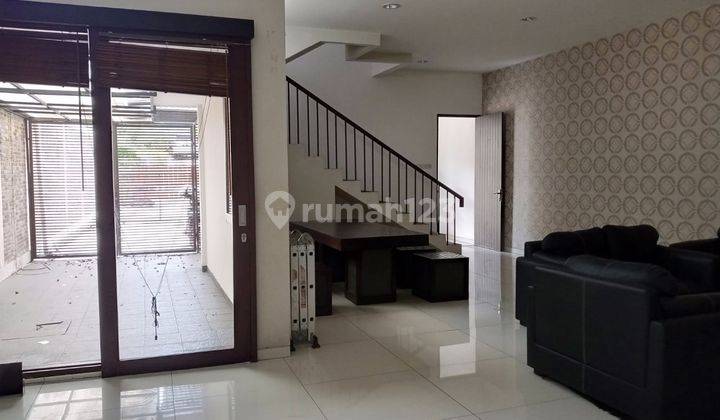 Rumah 3 Lantai Bagus Furnished di Setrasari , Bandung 7