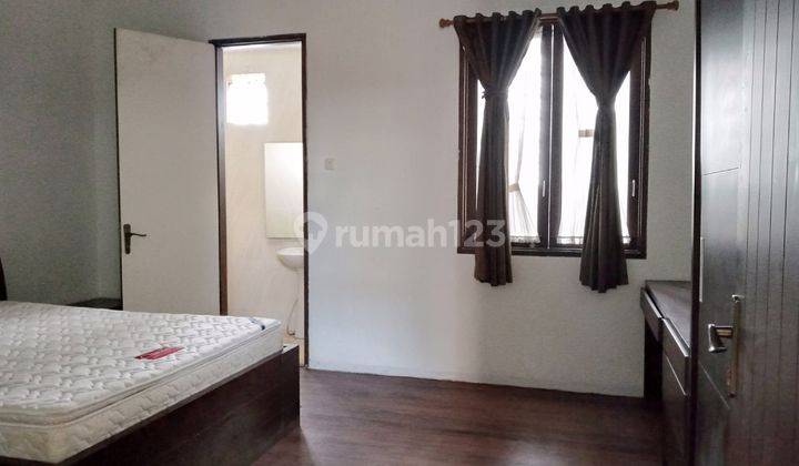 Rumah 3 Lantai Bagus Furnished di Setrasari , Bandung 9