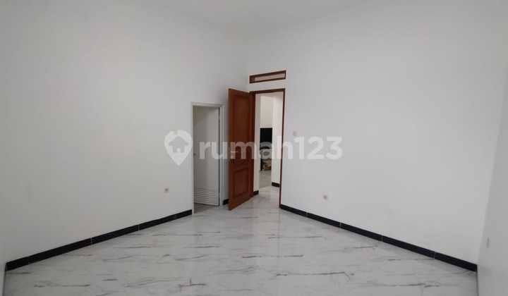 Rumah Bagus Unfurnished SHM di Sayap Pajajaran , Bandung 2