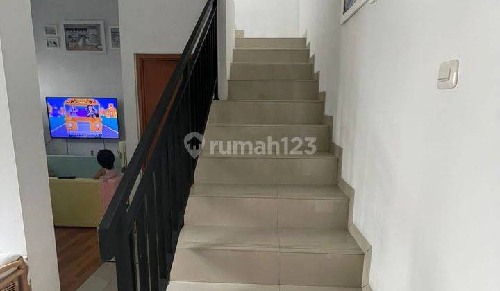 Rumah 2 Lantai Bagus Semi Furnished SHM di Sariwangi , Bandung 2