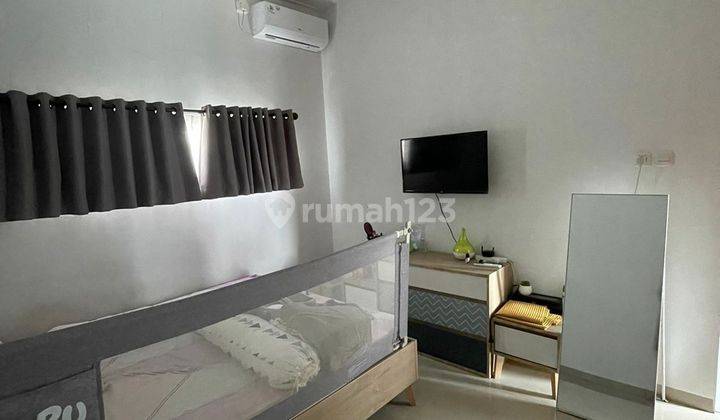 Rumah 2 Lantai Bagus Semi Furnished SHM di Sariwangi , Bandung 1