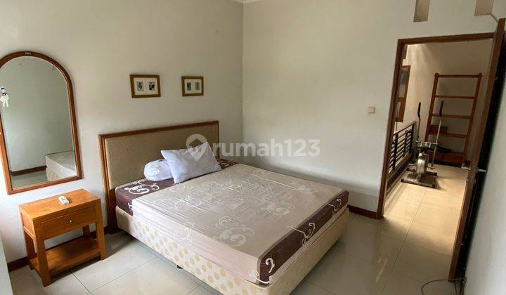 Rumah 2 Lantai Bagus Furnished SHM di Sayap Sukajadi , Bandung 2