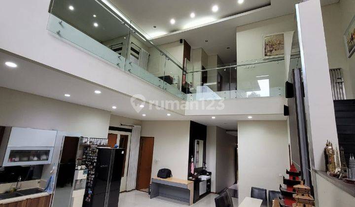 Rumah 2 Lantai Bagus Semi Furnished SHM di Sayap Sutami , Bandung 1