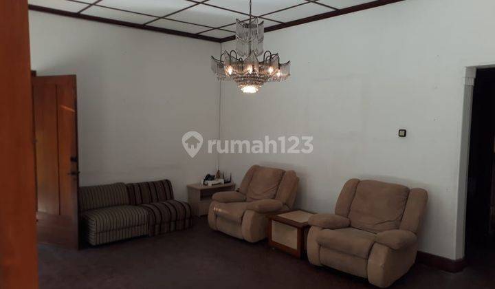 Rumah Bagus Unfurnished SHM di Dago, Bandung 1