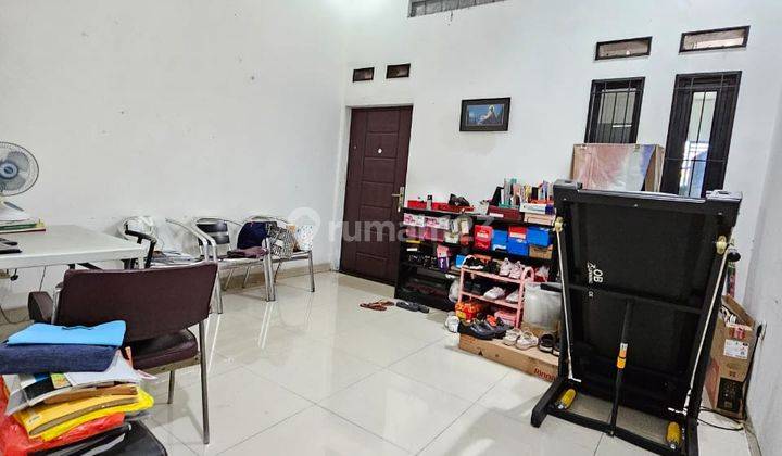 Rumah Bagus Unfurnished SHM di Taman Holis 1, Bandung 1