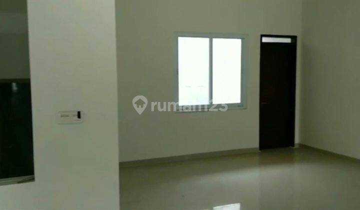 Rumah Bagus Unfurnished SHM di Taman Holis Indah 1, Bandung 1