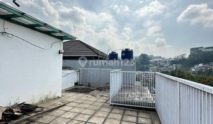 Rumah Bagus Unfurnished SHM di Dago Pakar, Bandung 1