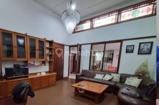 Rumah Bagus Unfurnished SHM di Sayap Riau, Bandung 1