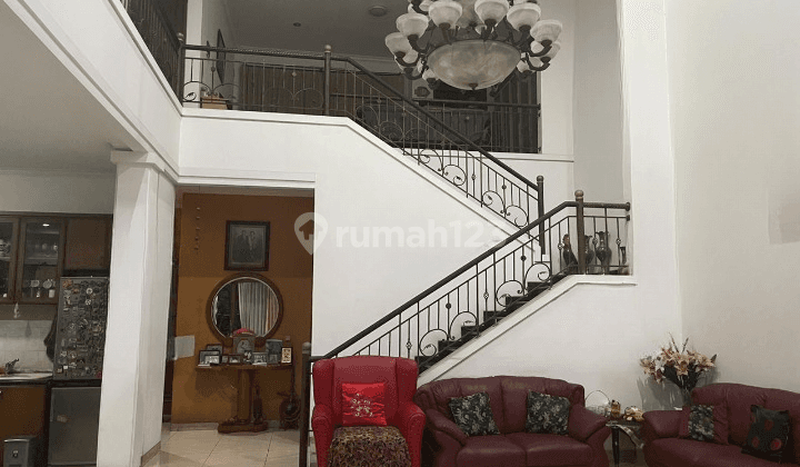 Rumah Bagus Furnished SHM di Batununggal, Bandung 1