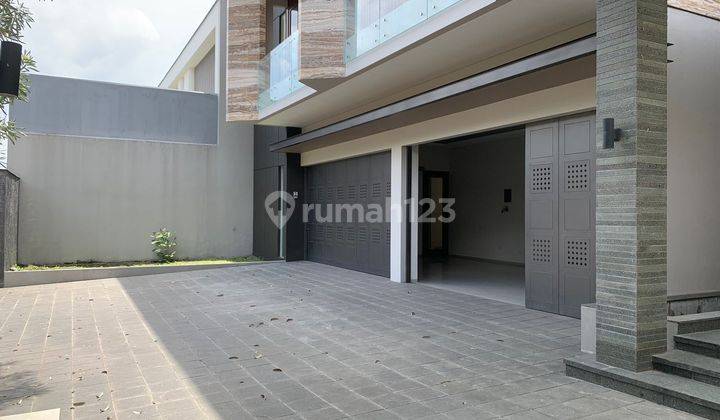 Rumah 2 Lantai Baru Unfurnished SHM di Setraduta, Bandung 2