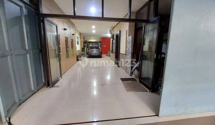 Rumah 3 Lantai Bagus Unfurnished SHM di Batununggal Mainroad, Bandung 2