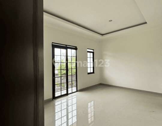 Rumah 2 Lantai Bagus Unfurnished SHM di Turangga, Bandung 1