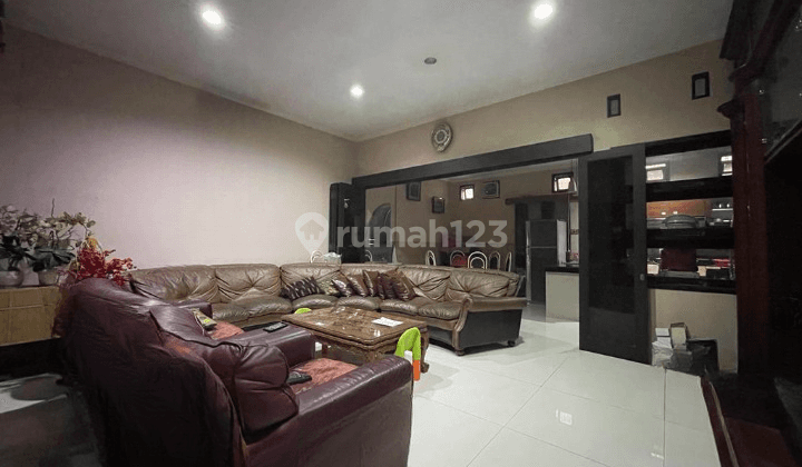 Rumah Bagus Semi Furnished SHM di Mekarwangi, Bandung 1