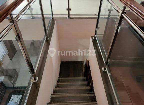 Rumah 2 Lantai Bagus Semi Furnished SHM di Sawah Kurung, Bandung 2