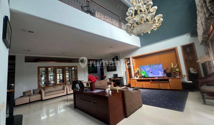 Rumah Kontrakan 2 Lantai Bagus Unfurnished SHM di Sayap Riau , Bandung Cocok Buat Showroom Cafe Kantor 1