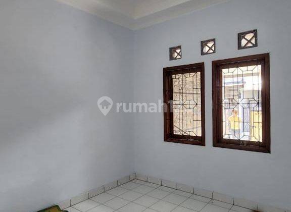 Rumah Bagus Unfurnished SHM di Taman Rahayu, Bandung 2