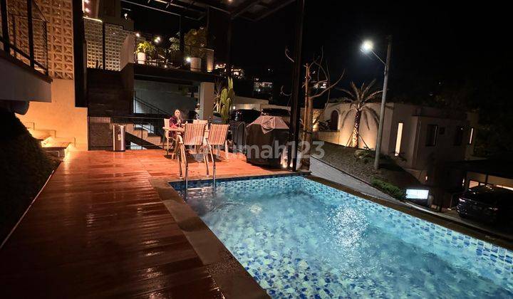 Rumah 2 Lantai Bagus Furnished SHM di Dago Village , Bandung 1