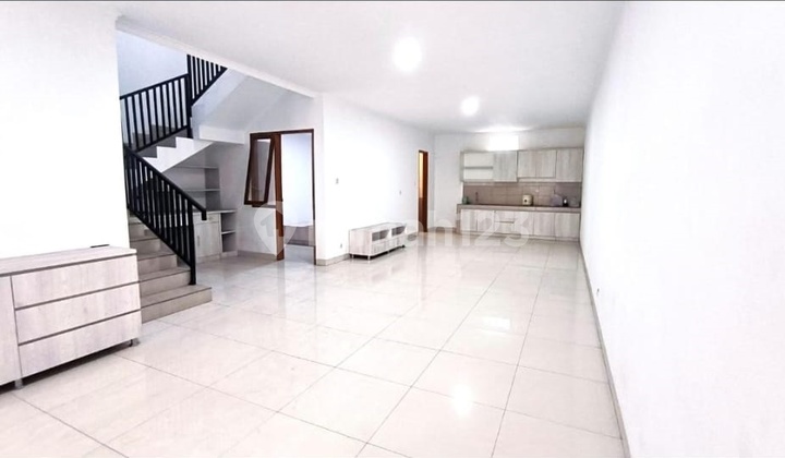 Rumah Kembar Timur Bangunan Baru Minimalis 2 Lantai SHM Siap Huni