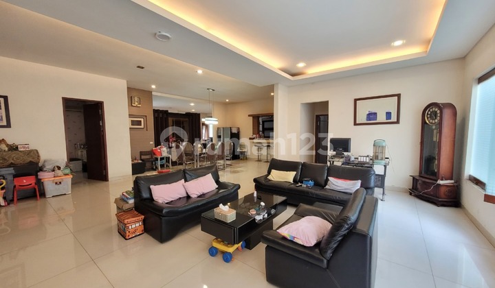 Rumah Mewah Setramurni 1 Lantai Taman Depan Belakangg SHM